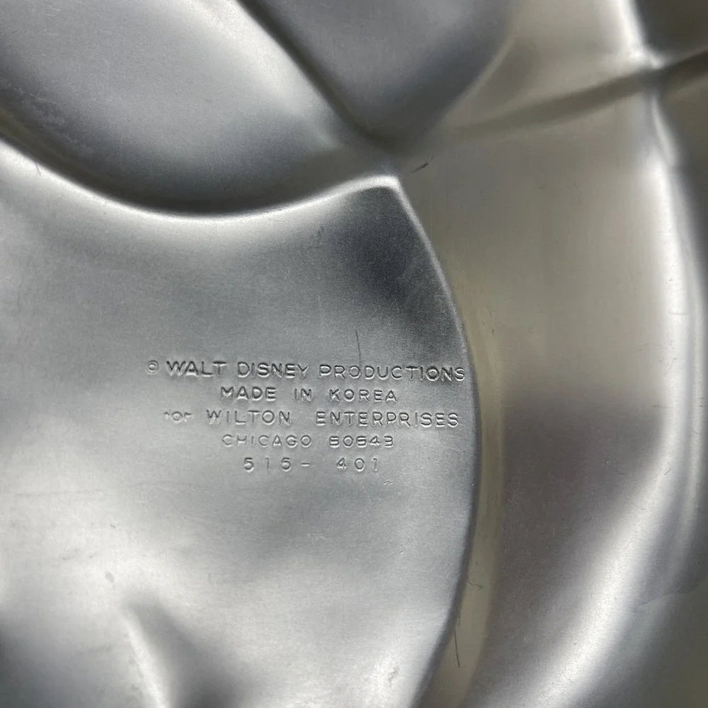 Lot Of 2 Wilton Cake Pans Monkey And Winnie The Pooh